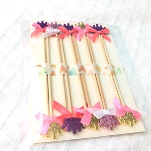 Cake and cupcake toppers